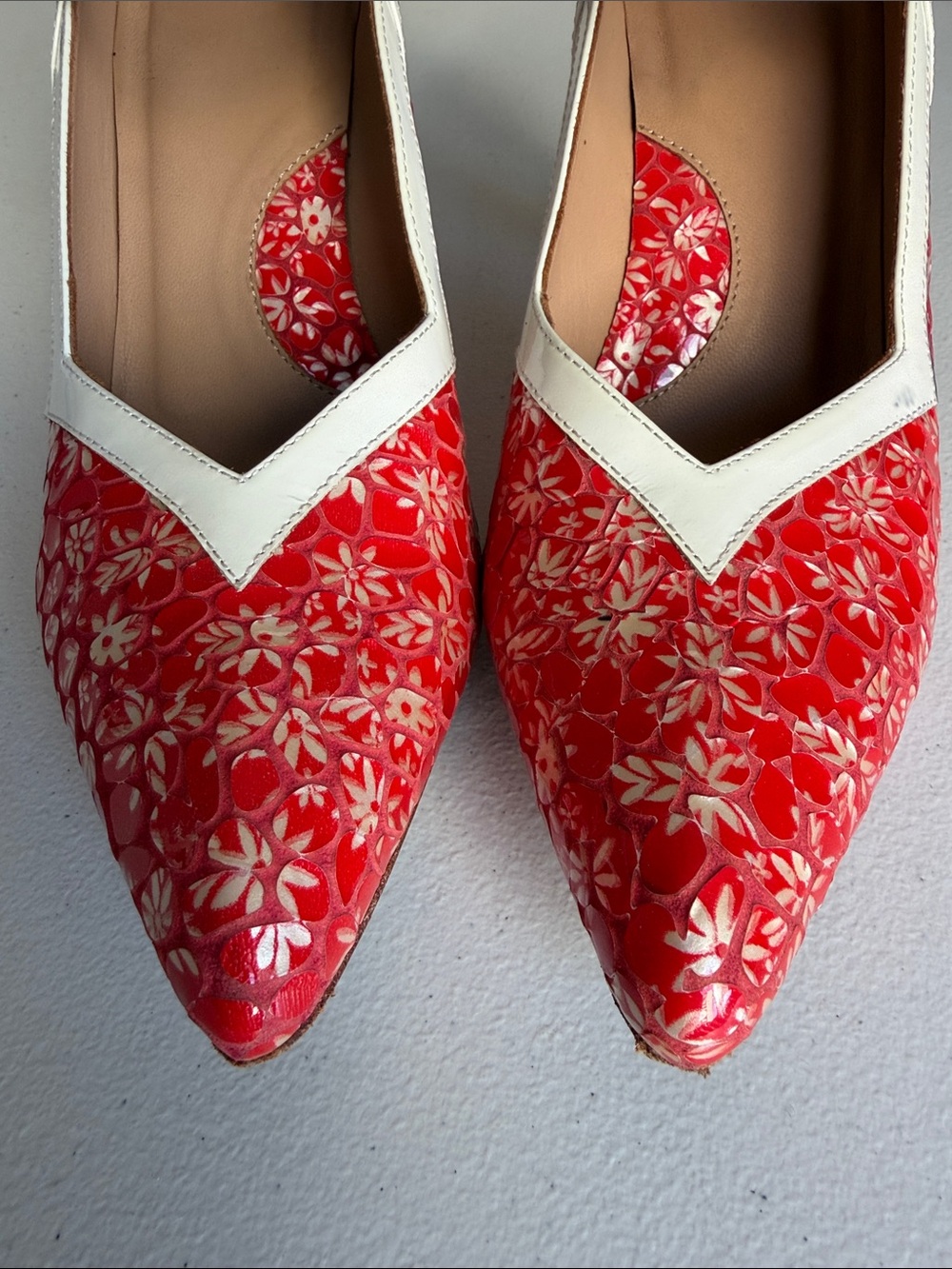 John Fluevog Millie Red Floral Patent Mary Jane Heels Pumps Size 8.5 - Picture 4 of 16